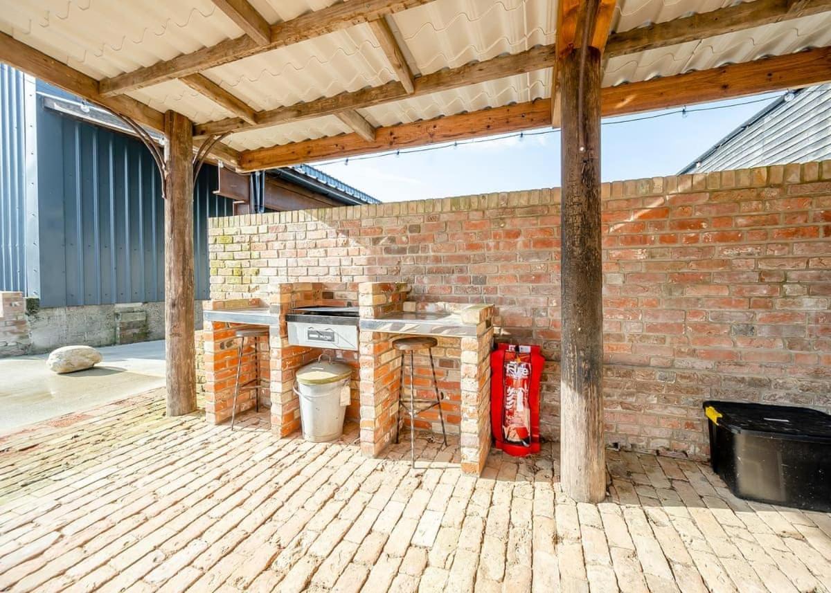 Отель Hill Farm Retreat Wangford Экстерьер фото